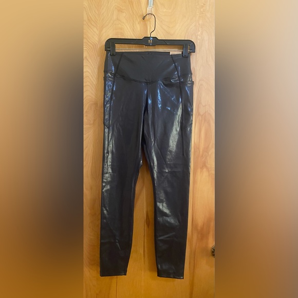 PINK Victoria's Secret Pants - Pink Active Ultimate High Waist Full Length Legging Black Metallic Size M NWT